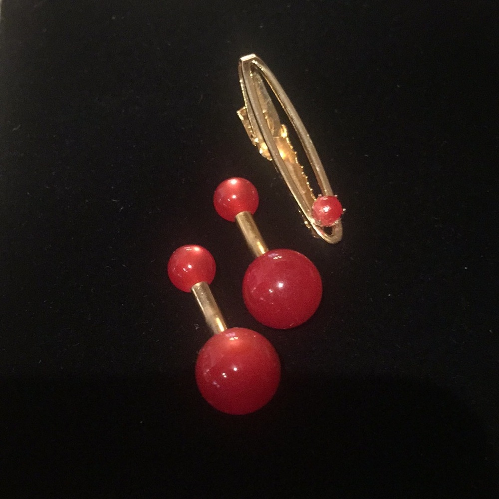 Salmon Pearlescent Ball End Cufflinks with Tie Bar